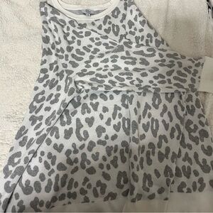 Kim Rogers White and Gray Animal Print Top